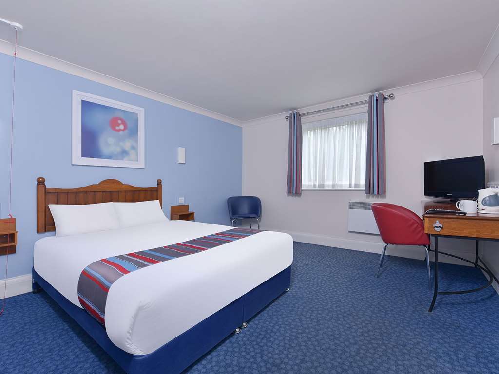 Travelodge Cardiff Whitchurch Room photo