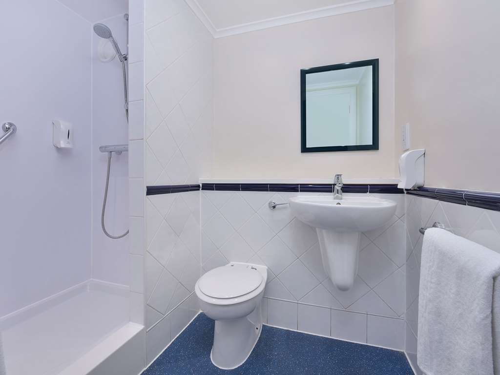 Travelodge Cardiff Whitchurch Room photo